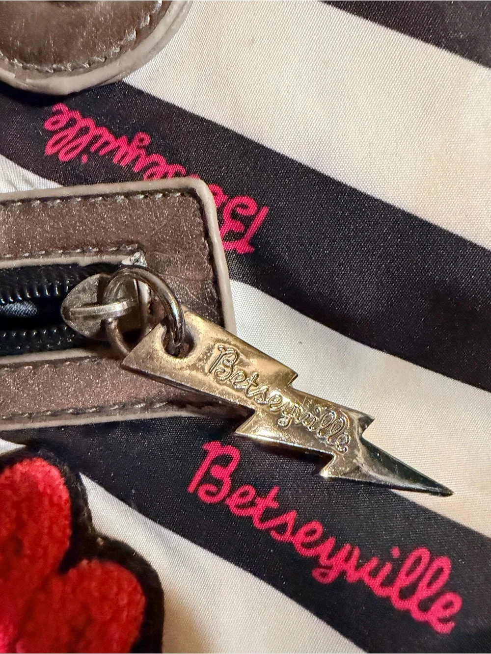 Betsey Johnson betseyville black